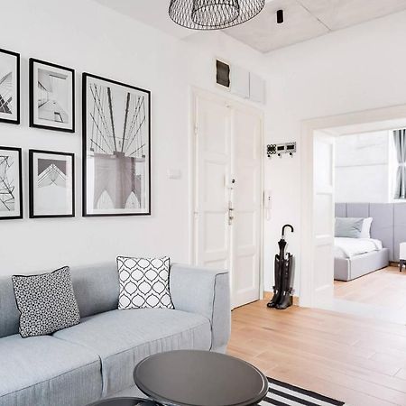 Hostgost Selected Suites - Molerova 9 ベオグラード エクステリア 写真