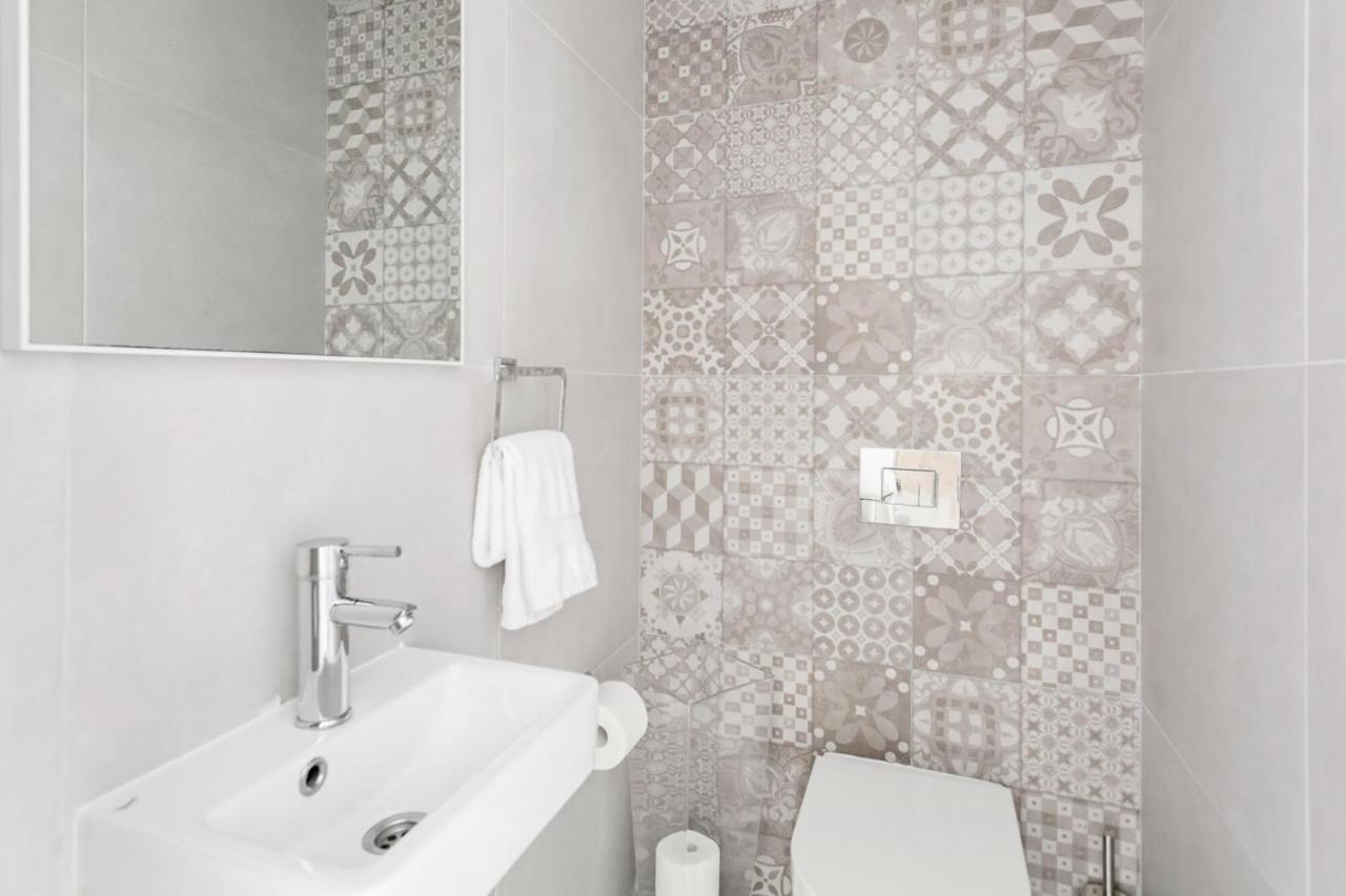 Hostgost Selected Suites - Molerova 9 ベオグラード エクステリア 写真